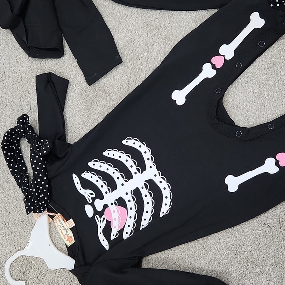 Set of Festive Fun for Fall 3-6 months onsies - Picture 2 of 6